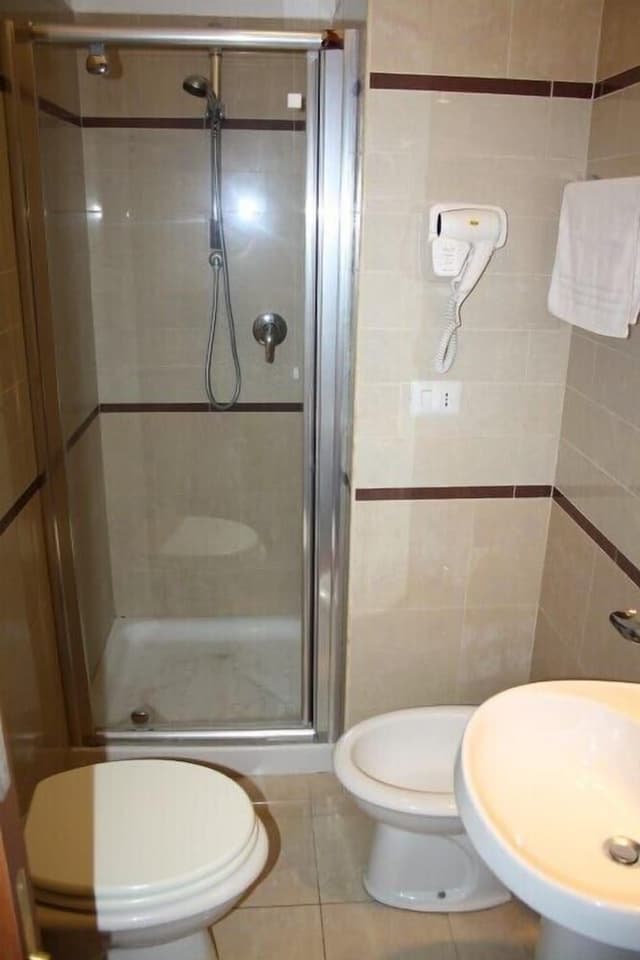 Standard Double or Twin Room, Private Bathroom