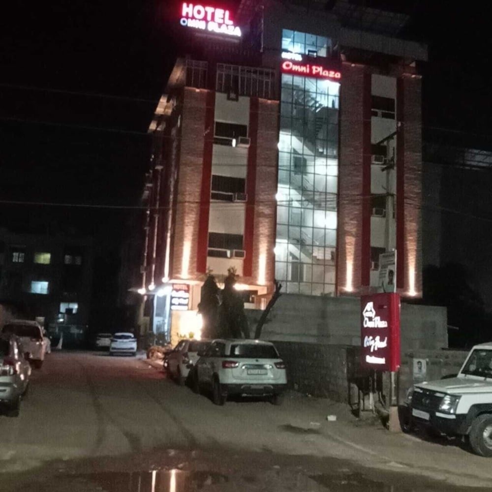 Hotel Omni Plaza0