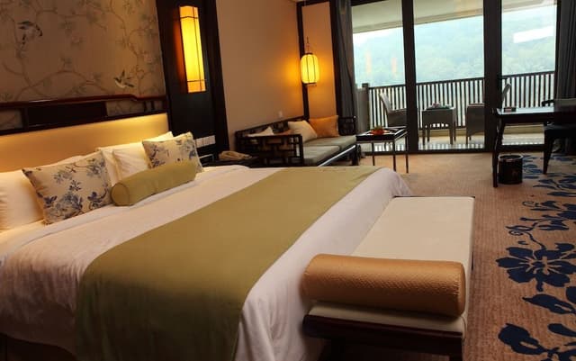 Room, 1 Queen Bed, Lake View