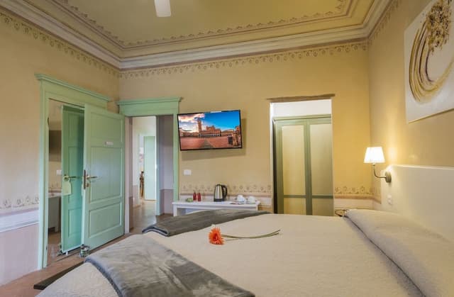 Deluxe Double Room, Jetted Tub