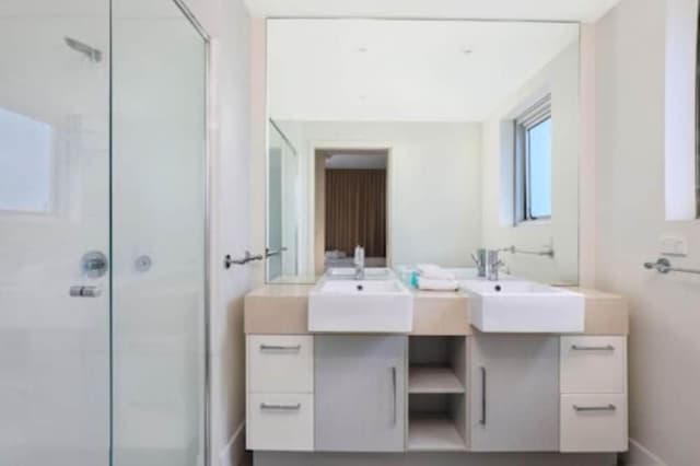 2 Bedroom Superior Apartment with Broadwater View
