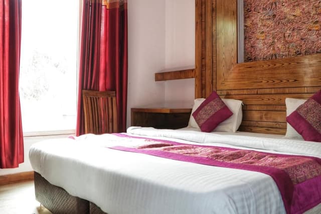 Deluxe Double Room (2 Adults + 1 Child)