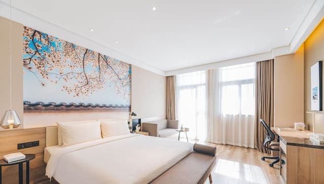 Room, Sea View