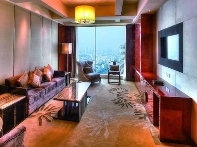 Deluxe Suite