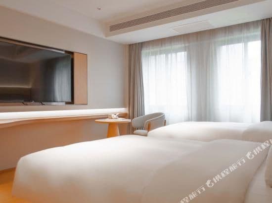 Memory Foam Twin Room