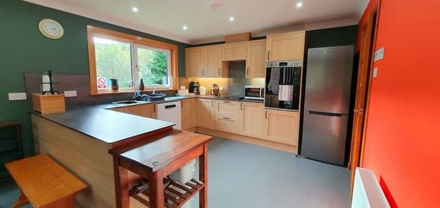 Superior Cabin, 4 Bedrooms (2 double, 1 king, 2 singles)