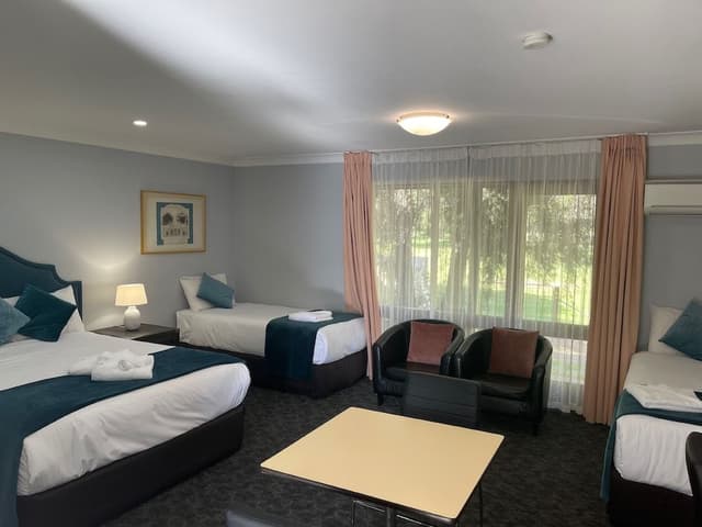 Family Room (Standard)