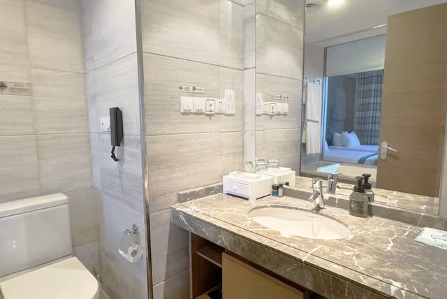Business King Room