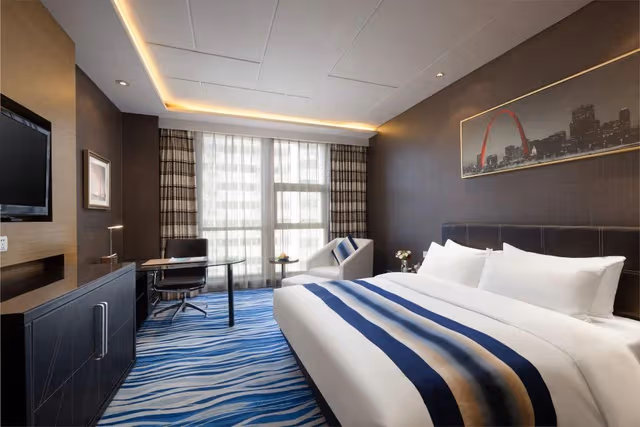 Business King Room