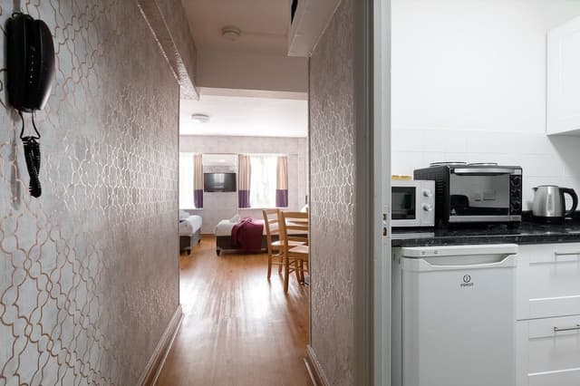 Quadruple Room, Private Bathroom (Quatriple Studio)