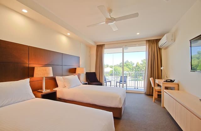 Deluxe King Suite