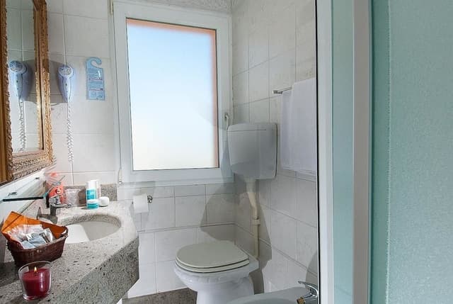 Basic Double or Twin Room, Partial Sea View