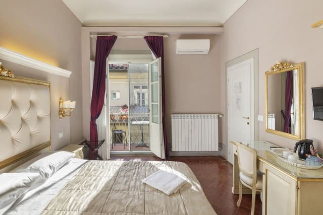 Standard Double or Twin Room (external private bathroom)