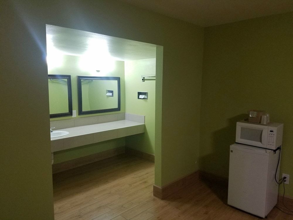 America's Best Value Inn Roswell4