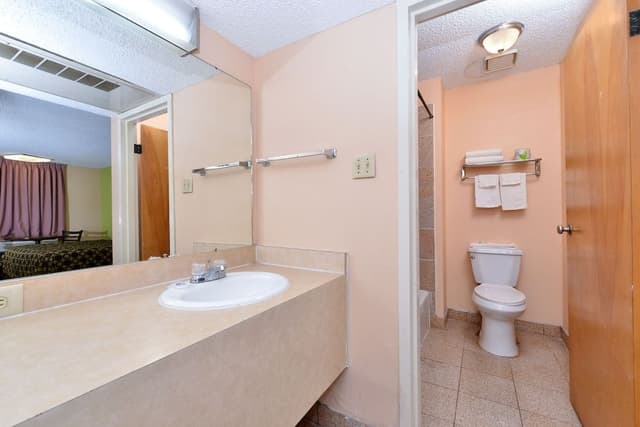 Standard Room, 1 King Bed