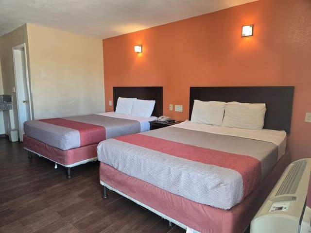 Deluxe Room, 2 Queen Beds, Non Smoking, Refrigerator & Microwave