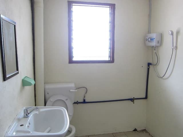 Willies Cottage (2 Single, 2 Queen, 3 bunk beds)