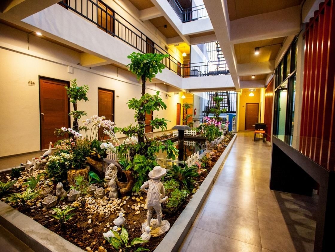 เอื้อนจิตต์ ชิลล์เฮาส์ (Euanjitt Chill House)1