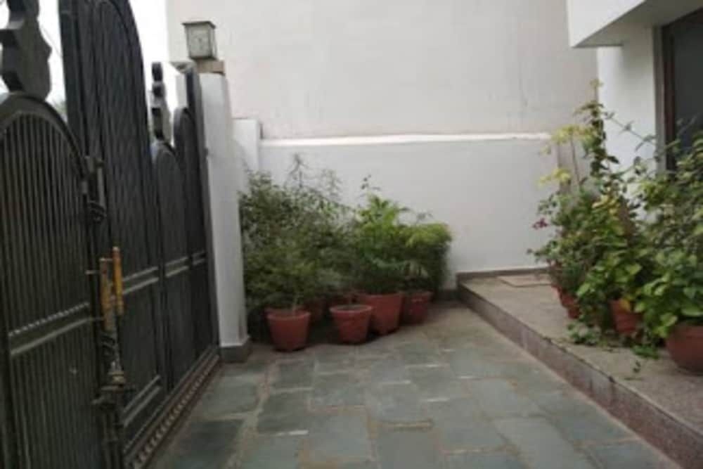 Varanasi Home Stay0