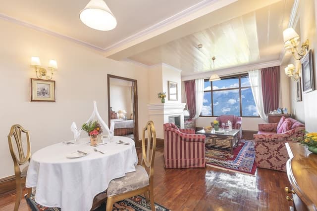 Deluxe Suite