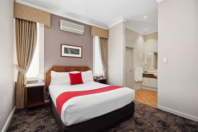 Deluxe Room, 1 Queen Bed