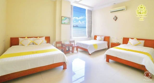 Family Room, Partial Ocean View (Quadruple)