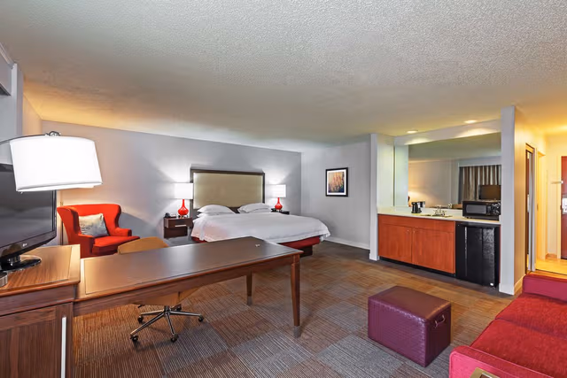 1 KING BED WITH SOFABED NONSMOKING