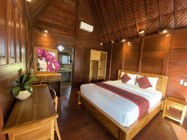 Deluxe Wooden House