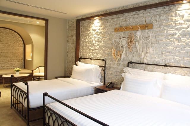 Glory Suite