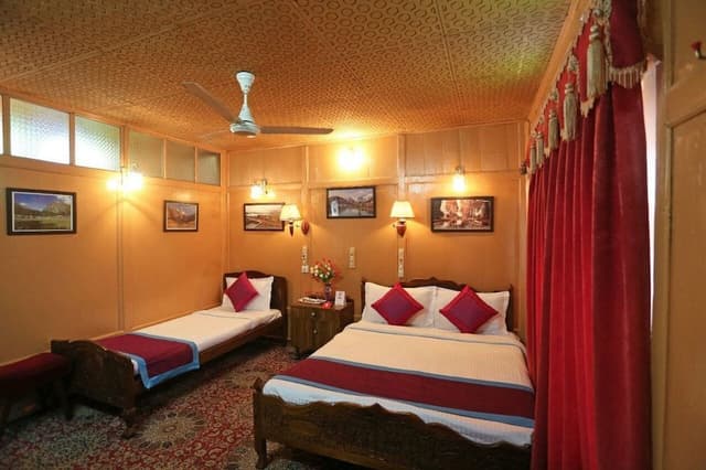 Luxury Triple Room, Non Smoking, Mountain View