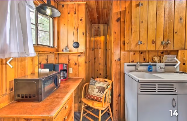 Basic Cabin, 1 Queen Bed