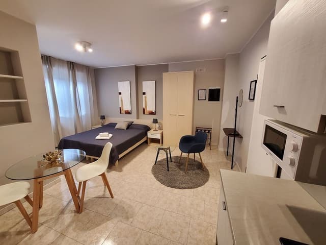 Deluxe Studio