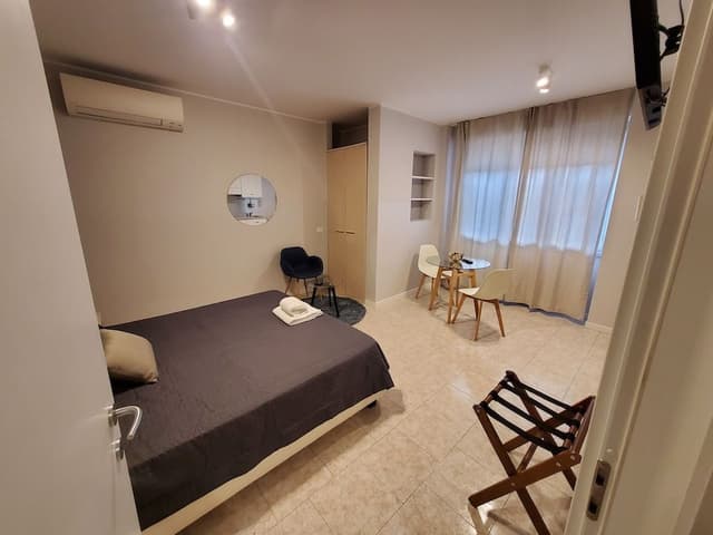 Deluxe Studio