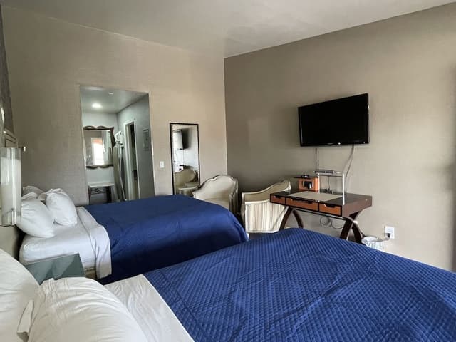 Standard Room, 2 Queen Beds, Non Smoking