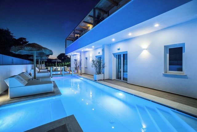 Deluxe Double or Twin Room, Pool View