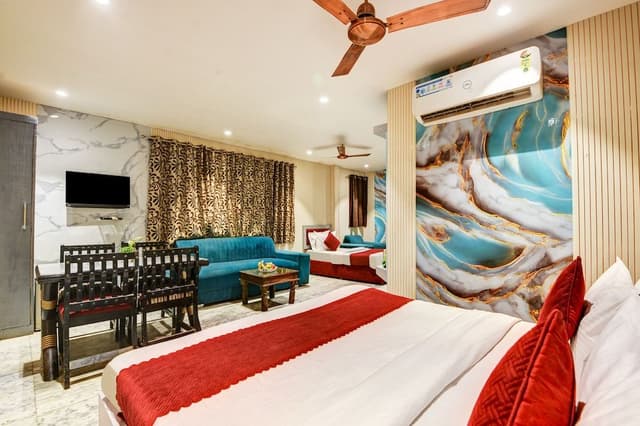 Deluxe Triple Bed Room
