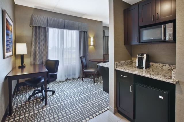 Suite, 1 King Bed, Jetted Tub