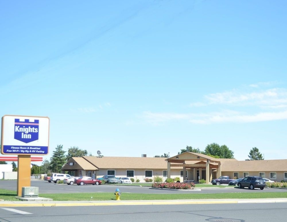 Knights Inn2