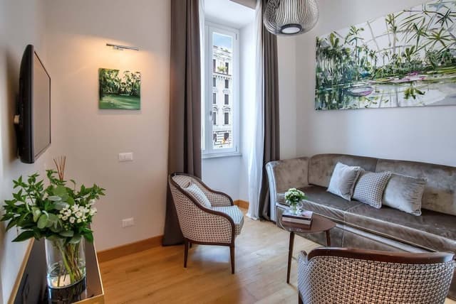 Suite, City View