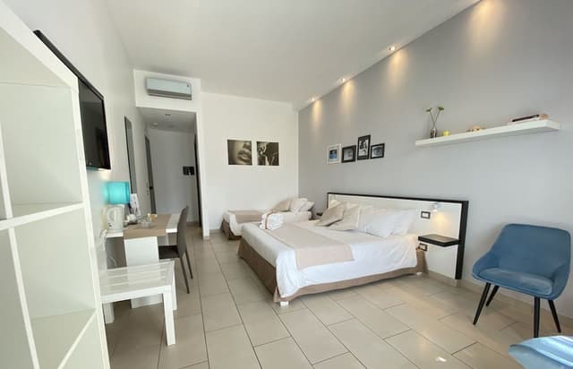 Superior Triple Room, Balcony