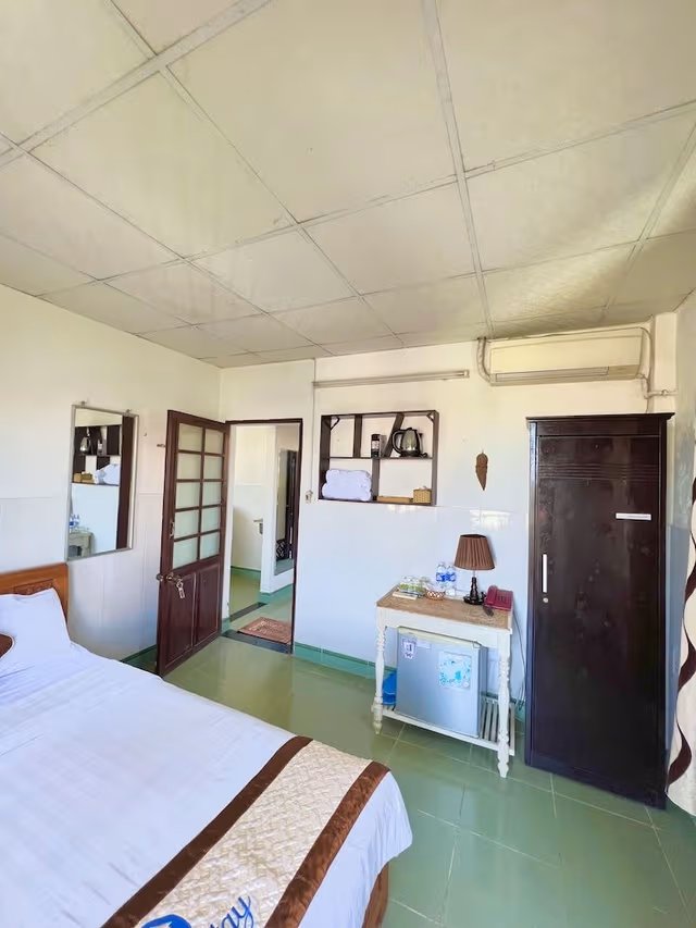 Basic Double Room, Shared Bathroom