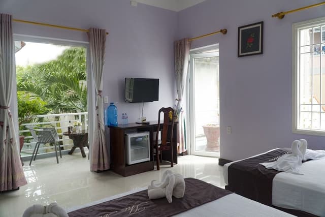 Family Room, 1 Bedroom, Pool View