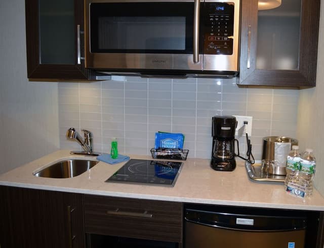 Suite, 1 King Bed, Kitchen