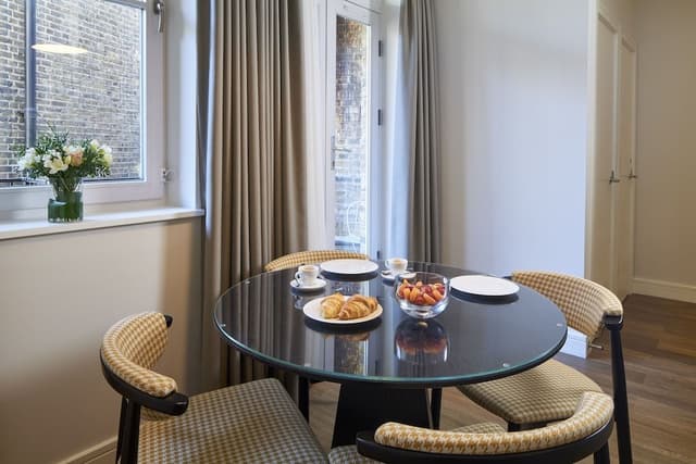 Luxury One Bedroom Apartment with Sofa Bed