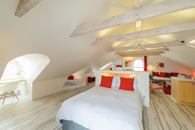 LOFT Room
