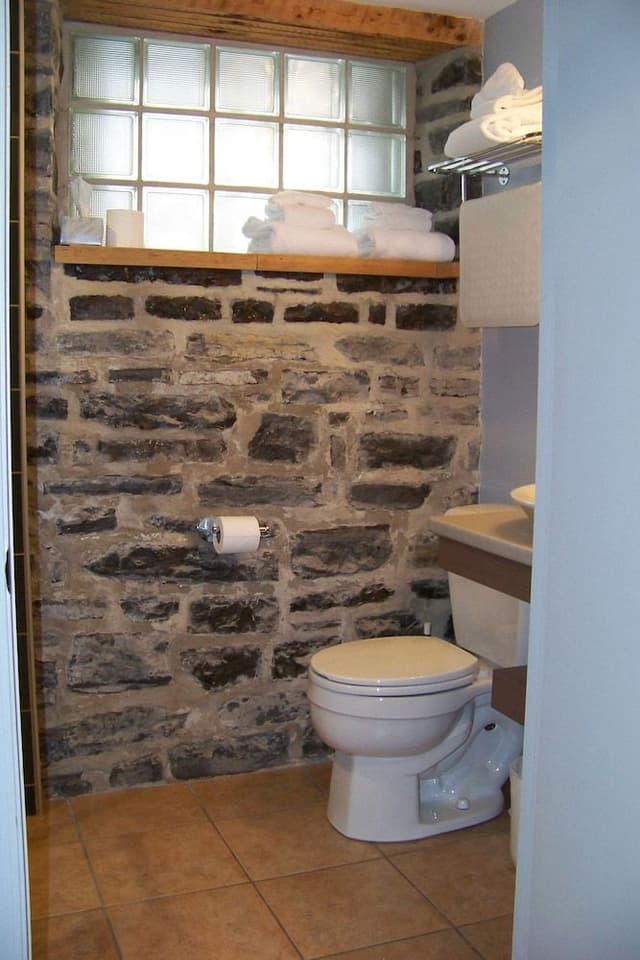 Deluxe Room with Stone Wall