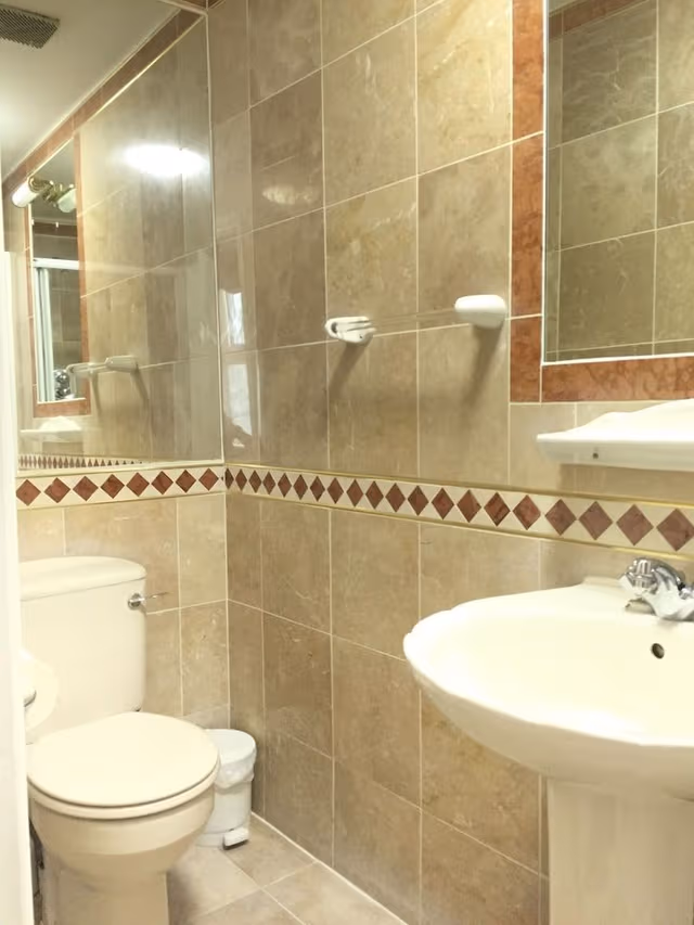 Suite, Connecting Rooms