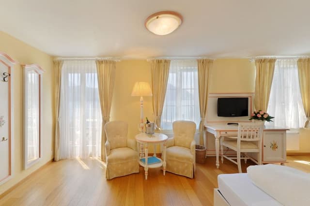 Junior Suite, 1 Bedroom, Balcony, Lake View