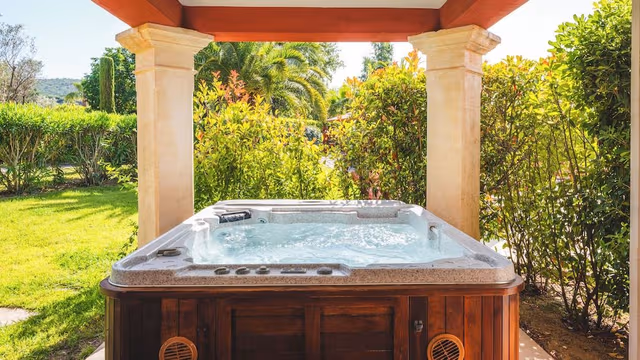 Suite, Jetted Tub (Diamant)