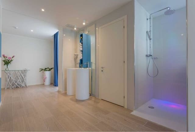 Suite, 1 Double or 2 Twin Beds, Balcony, Sea View
